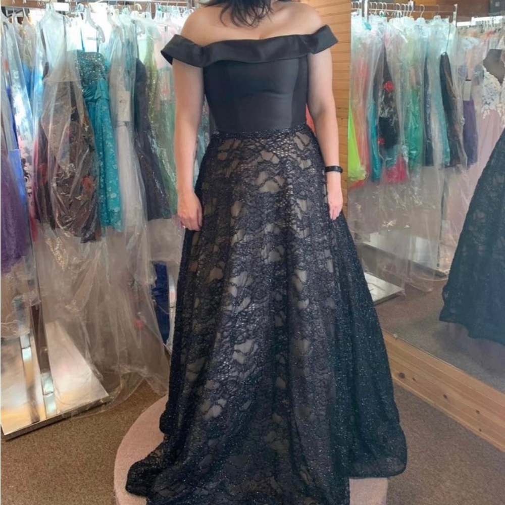 Prom/Formal Milano Dress: Black and Champagne US14 NWT